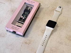 lot 1081 image: Apple 3 Series 38mm Wrist Watch WR-50M with Kate Spade 38mm40mm Silicone Watch Band (in original packaging)
