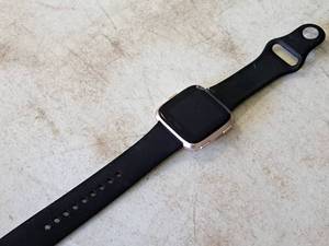 lot 1084 image: Fit Bit Wrist Watch