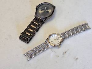 lot 1085 image: Lot of (2) Wrist Watch