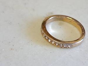 lot 1096 image: Wedding Band with Diamonds