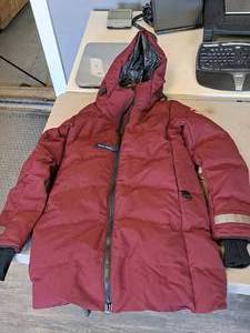 lot 1151 image: Canada Goose Arctic Program Merritt Ladies Bordeaux Size Small Hooded Parka