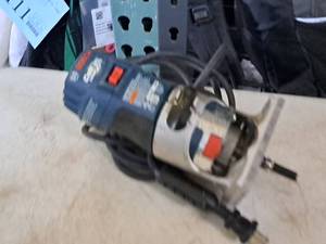 lot 214 image: Bosch Colt 1.0-HP Palm Router PR20EVS