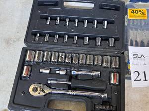 lot 217 image: Husky 34-piece Ratchet Socket Set