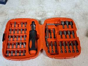 lot 219 image: Black & Decker 43-piece Ratcheting Screwdriver Socket and Bit Set