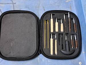 lot 210 image: Ultimate Arms Gun Cleaning Kit