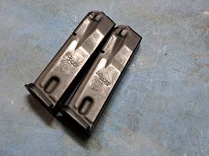 lot 206 image: Lot of (2) Sig Sauer P229 .40.357 Hand Gun Ammo Clips