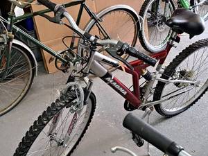 lot 1162 image: Magna Excitor 24 Womens 21-speed Trail Bike 19 RedSilver Frame