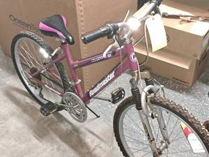lot 1166 image: Roadmaster MC Sport SX 24 Womens Trail Bike 17 Purple Frame