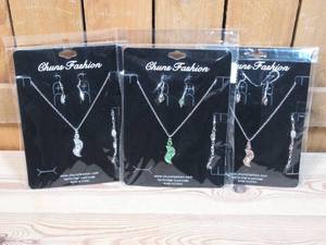 lot 75 image: Lot of THREE Chuns Fashion Sets including necklace, earrings and bracelet