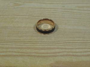 lot 84 image: Invicta Jewelry Mens Stainless Steel Rosetone Color Carbon Fiber Inlay Ring Size 10