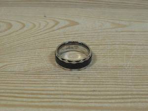 lot 90 image: Invicta Jewelry Mens Stainless Steel Silver Color Carbon Fiber Inlay Ring Size 10