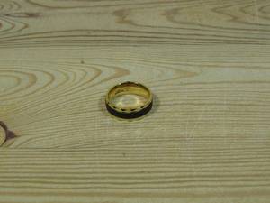 lot 91 image: Invicta Jewelry Mens Stainless Steel Gold Color Carbon Fiber Inlay Ring Size 11