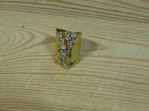 lot 98 image: Golden Odyssey for Brilliante 4.02 DEW Simulated Diamond Cluster Wide Band Ring Size 7