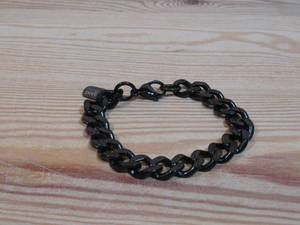 lot 122 image: Invicta Jewelry Mens 11mm Stainless Steel Polished Curb Chain Bracelet, 7.75