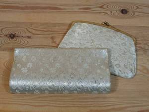 lot 158 image: Floral Clutch with matching large coin purse