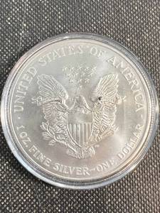 2001 AMERICAN SILVER EAGLE 1 TROY OZ .999 FINE SILVER IN AIRTITE