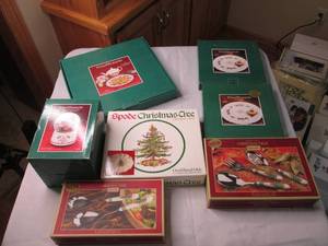 A Cup of Christmas Tea Snow globe a...