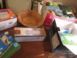 Nice sized lot of household Lightbu...