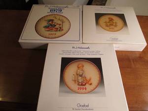 Goebel M.J. Hummel Collectible Annu...