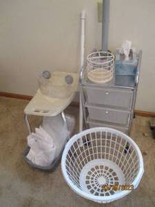 Bathroom accessories lot includes s...