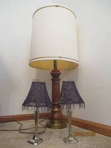 Vintage lamp 34 tall with shade an...
