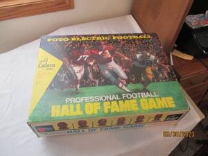 Foto-Electric Football game in orig...