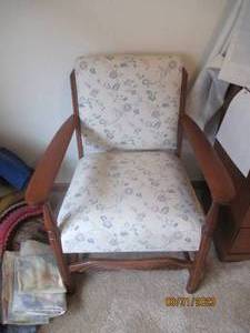 Padded wood frame chair 26263...