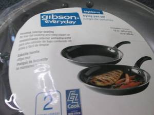 lot 14 image: 10 & 12 inch Gibson Every Day Fryin...
