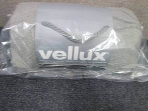 lot 38 image: Vellux 50x60 Woven Throw Blanket...