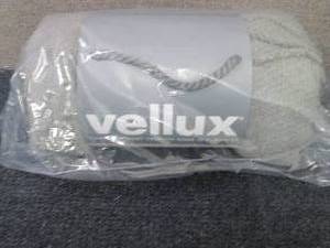 lot 40 image: Vellux 50x60 Woven Throw Blanket...