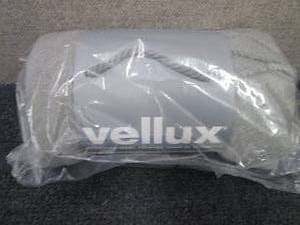 lot 41 image: Vellux 50x60 Woven Throw Blanket...