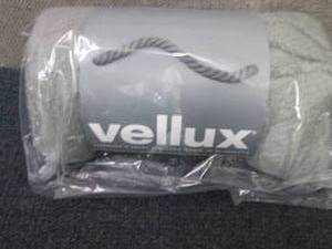 lot 42 image: Vellux 50x60 Woven Throw Blanket...