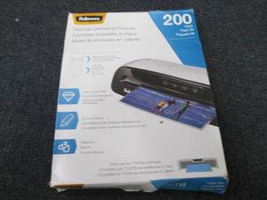 lot 71 image: Fellowes Thermal Laminating Pouches...