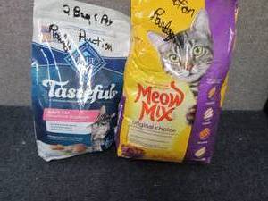 lot 161 image: 2 Bags Cat Food...