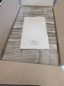 lot 195 image: Box of 500 Recycled Natural Lunch B...