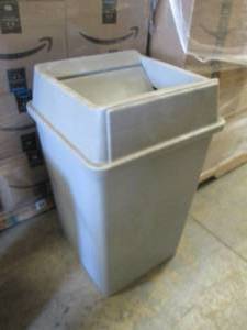 lot 206 image: Large Waste Bin with Lid...
