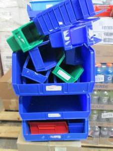 lot 208 image: Stack of Assorted OrganizingStorag...