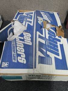 lot 211 image: Damaged Box 33 Gallon  33x39 Trash ...
