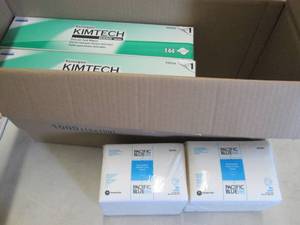 lot 233 image: 4 Boxes Kimtech 34256 Kimwipes XL D...