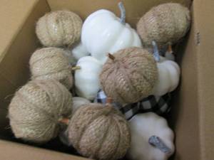 lot 317 image: 24 Decorative Pumpkins...