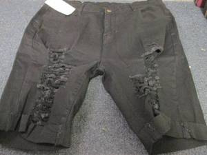 lot 324 image: XL Ladies Shorts...