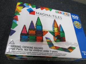 lot 359 image: Magnatiles...