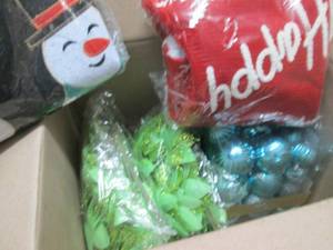 lot 419 image: Assorted Christmas Items...