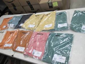 lot 426 image: 12 Mens Goodthreads Tshirts Size La...