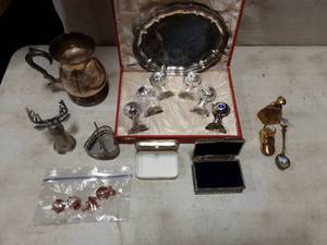 lot 17 image: Lot Of Mixed Metals Souvenir & Collectibles