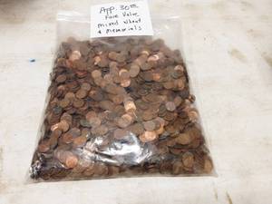 lot 26 image: 3.000 Wheat & Memorial Pennies