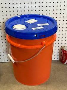 lot 16 image: 5 Gallon Name Brand Liquid Laundry Detergent $125 Retail
