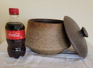 lot 67 image: Studio Art Pottery Covered Cookie Jar