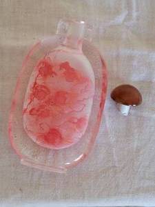 lot 85 image: Koi Reverse Painted Large Snuff Bottle