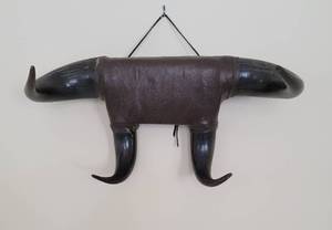 lot 66 image: Vintage Double Horn Wall Coat Hook